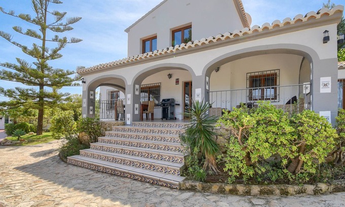 Javea Villa | Large and comfortable villa in Javea, Costa Blanca, Spain with private pool for 6 persons