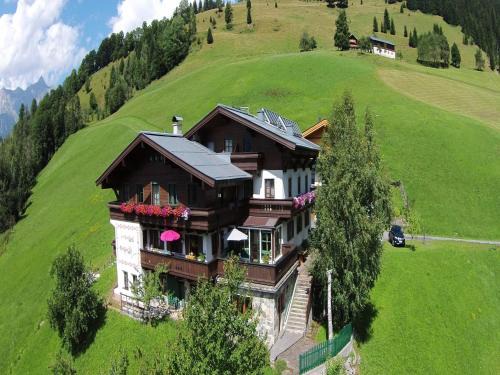 Maria Alm am Steinernen Meer Apartment | Large Apartment in Maria Alm with Terrace