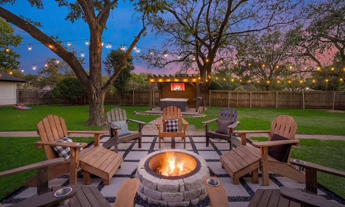 Haltom City House | Large backyard ideal for kids and pets alike