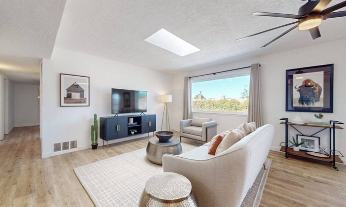 Academy Place House | Large Backyard, Walking Distance to Bars and Restaurants. 10 Minutes to Tram!