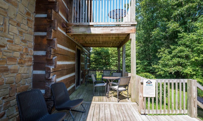 Gnaw Bone Cabin | Large, beautiful Cabin near Story Indiana
