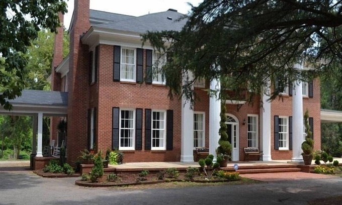 St. Andrews House | Large Beautiful Estate Home