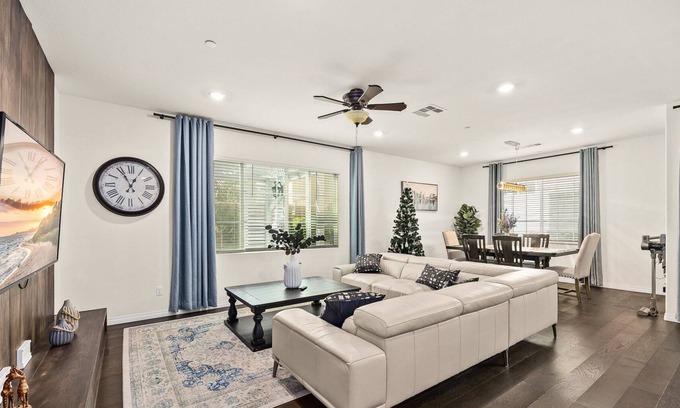 Chino House | Large bedroom/quiet communit/