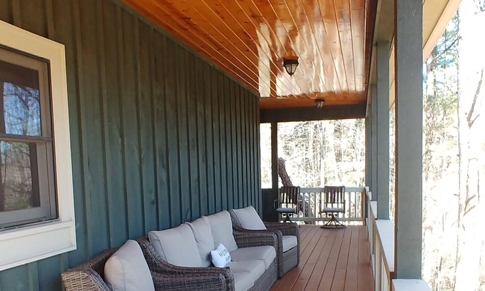 Tiger House | Large Cabin in Tiger, GA - less than 10 from downtown Clayton