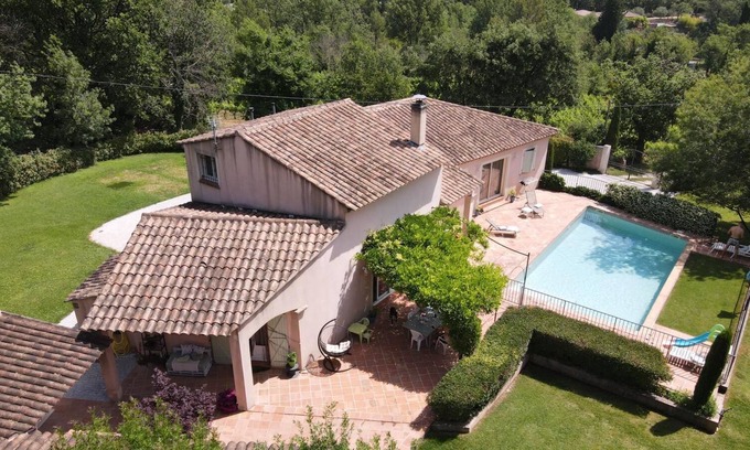 La Roquebrussanne House | Large charming property in a haven of greenery!