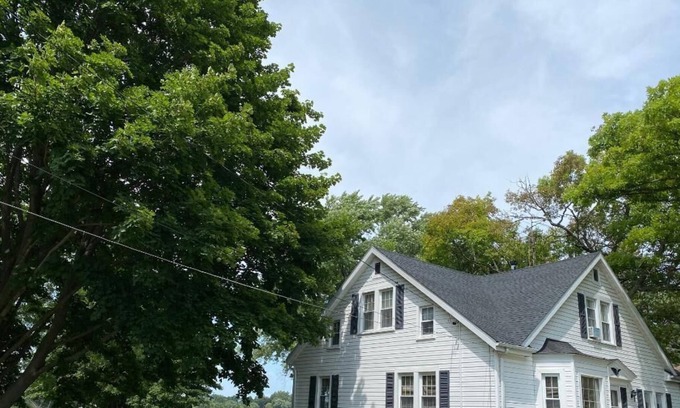 Powers Lake House | Large Charming Water Front Home on Powers Lake