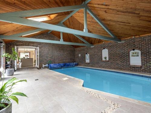 Holworth House | Large coastal cottage, private indoor pool, hut tub, sauna and steam pod