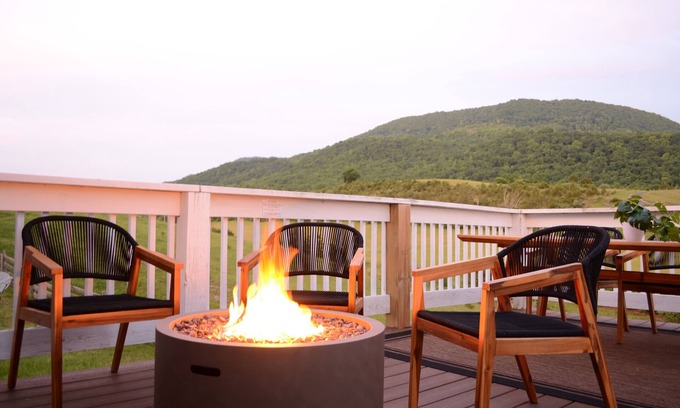 Ironto House | Large Comfy Mountain View House Near VT/Hiking