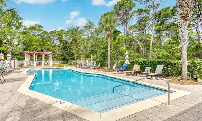 Greenway Park House | Large Community Pool + Comp Bikes- Om Sweet Om by Royal Destinations