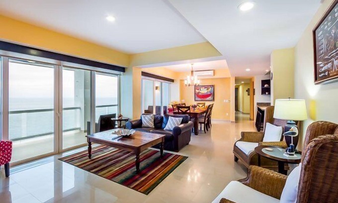 Zona Hotelera Norte Condo | Large Condo, Heated Pool, Sauna, Massage Room