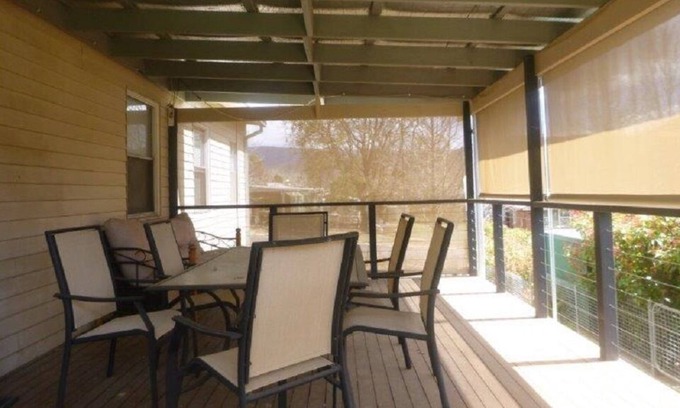 Talbingo House | LARGE COTTAGE - TALBINGO