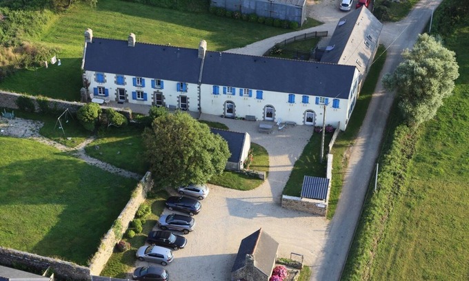 Saint-Pabu Cottage | Large country cottage 2 km from the sea