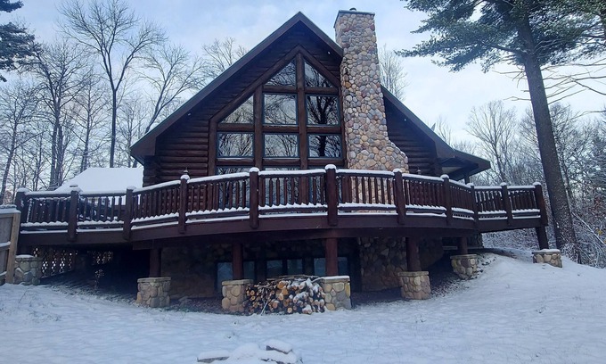 Clam Falls Cabin | Large cozy log cabin in Wisconsin, Close to miles of ATV/UTV trails