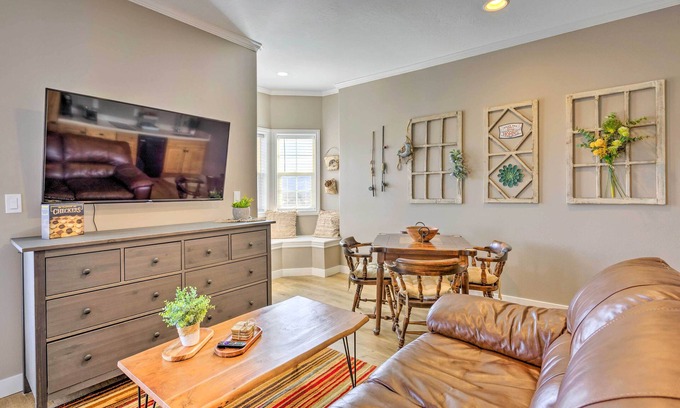 Midway Apartment | Large, Cozy Midway Studio w/Mountain Views!