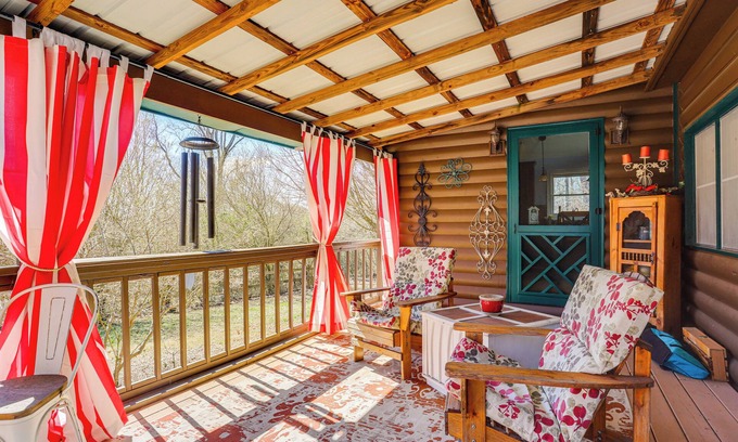 Dahlonega Cabin | Large Deck: Luxe 6-Acre Retreat in Dahlonega!