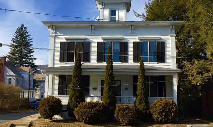 North Adams Apartment | Large duplex near MASSMoCA, MCLA (21)