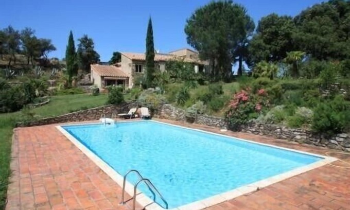 Ceret Apartment | Large F2 Plein Sud quiet environment 5 Km from CERET 66400 Altitude 450 M.