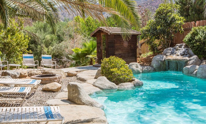 Lake Elsinore House | Large family Gathering? Have them all under one roof in this beautiful setting