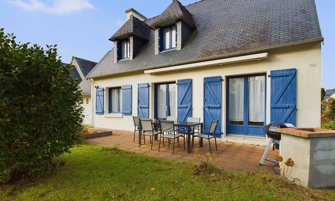 Fouesnant Ski Chalet | Large family home 10 minutes from the beach