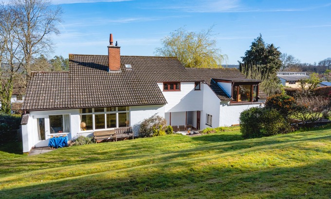 Rickford House | Large Family Home & Garden Nestled in the on the Mendip Hills.