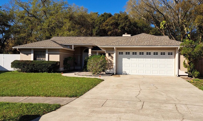 Lake Magdalene House | Large Family Home in Central Tampa