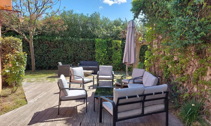 Carnon-Plage Villa | Large family house 100m from the sea,