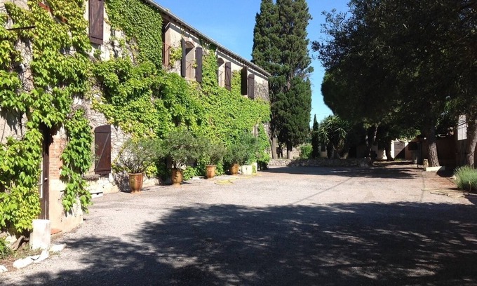 Frontignan House | Large family house surrounded by vineyards