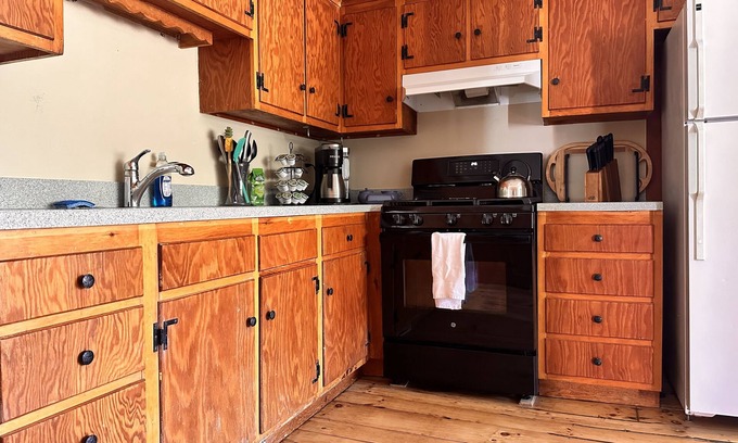 Waterbury Center Other | Large Farm House Apartment minutes away from Stowe Mountain Resort