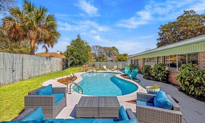 Fort Walton Beach House | Large Florida Pool House near White Sand Beaches