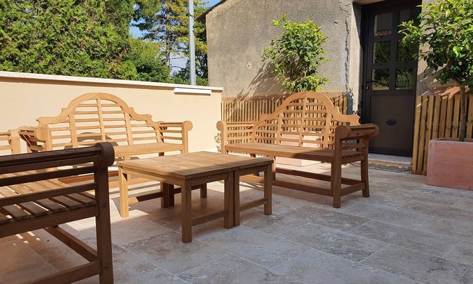 Rasteau House | Large fully air-conditioned village house, heated swimming pool, bowling alley