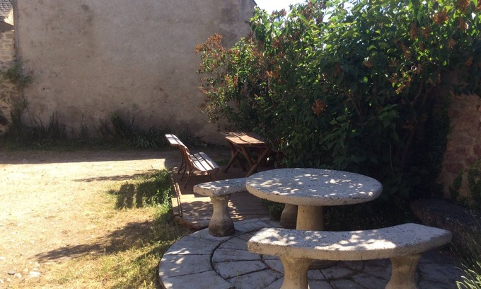 Bournazel House | Large gite for friends or family. Each bedroom has its own bathroom and toilet