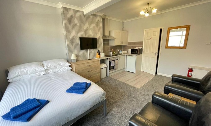 Skegness Apartment | Large Ground Floor Studio Holiday Apartment Skegness - Flat 12