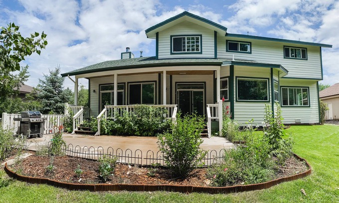 Dalton Ranch House | Large Home on Golf Course in the Animas Valley