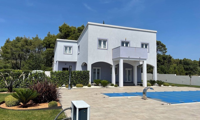 Sibenik House | Large house with swimming pool