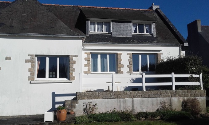 Treffiagat House | Large house close to the sea