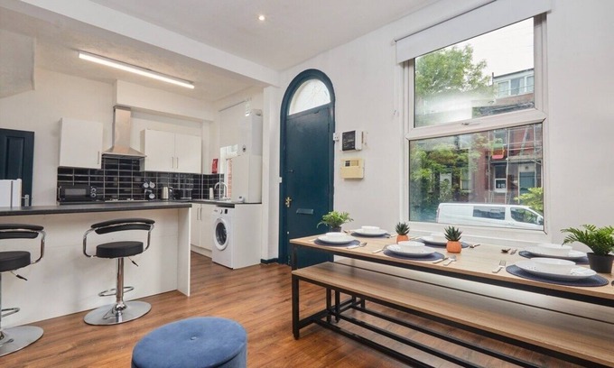Headingley House | Large House Close To Leeds - Ideal For Groups