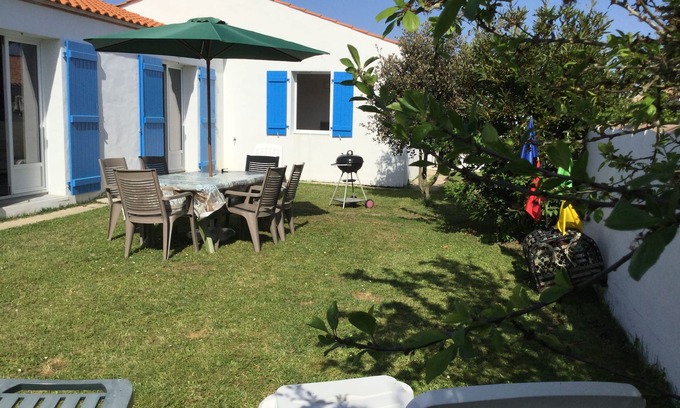 Barbatre House | LARGE HOUSE N30 400 m from the BEACH AND DOWNTOWN PETS ACCEPTED