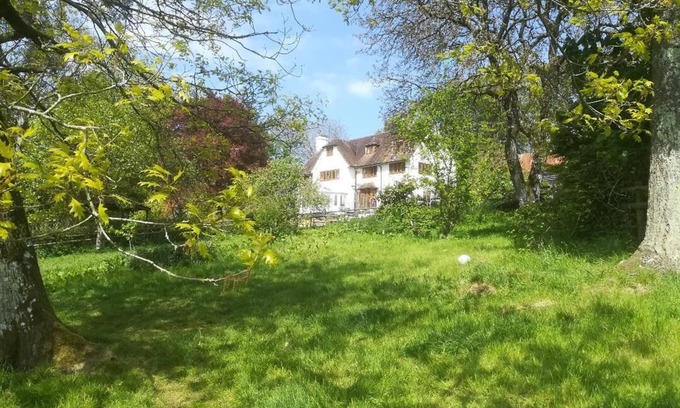 South Molton Other | Large house sleeps 18 with hot tub and outdoor pizza bbq kitchen nEasy to find