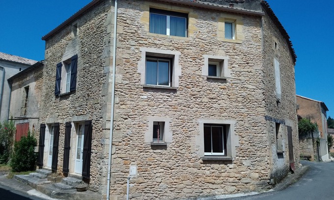 Lacapelle-Biron House | Large house with loggia and fireplace