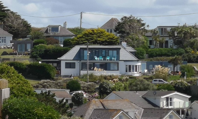 Trenance House | Large House with sea view on North Cornwall coast, 400m from Mawgan Porth beach