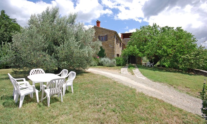 Bivio Lugnano Villa | Large independent villa with pool: privacy, absolute quiet and sweeping views.