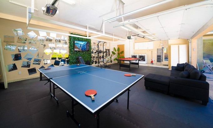 Fountain Valley House | Large Lux Holiday Home for Hosting - Disneyland, Game Room, Golf