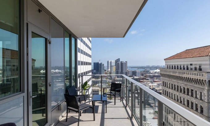 East Village Apartment | Large Luxury Apartment in the heart of Downtown San Diego