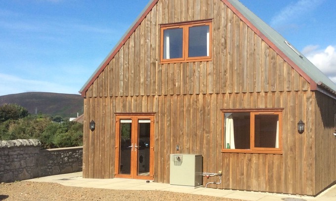 Brora Apartment | Large modern holiday home in good location on NC500 route