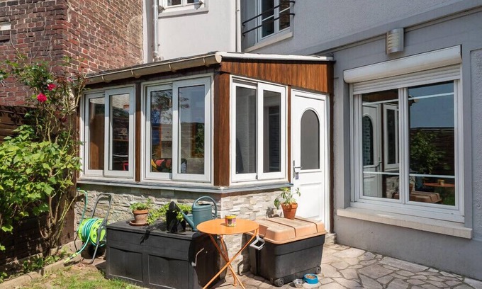 Le Pre-Saint-Gervais Apartment | Large nest with garden in Le Pré-Saint-Gervais