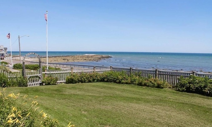 Brant Rock House | Large Oceanfront Home in Exclusive Brant Rock Section of Marshfield - Sleeps 10