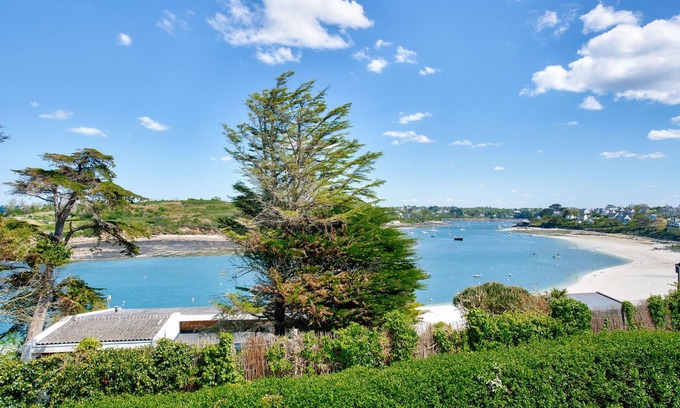 Saint-Pabu House | Large oceanfront house with garden for 11