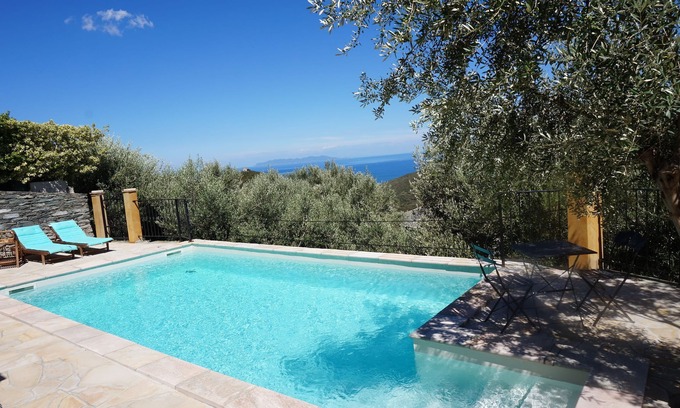 Rogliano House | Large old stone house with private swimming pool