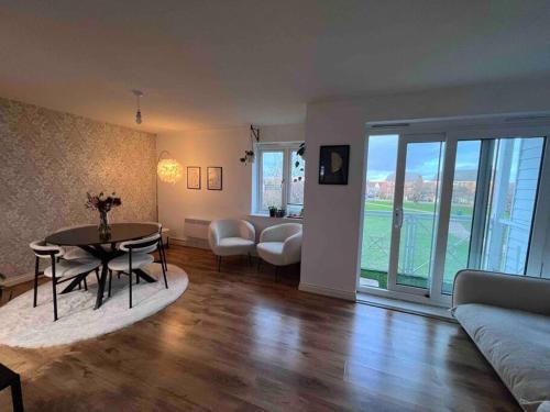 Sittingbourne Apartment | Large One bedroom property with parking & balcony