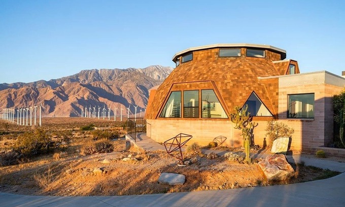 Palm Springs House | Large Private Spacious House 10 mins from Palm Springs 4 Bedrooms Sleeps 9